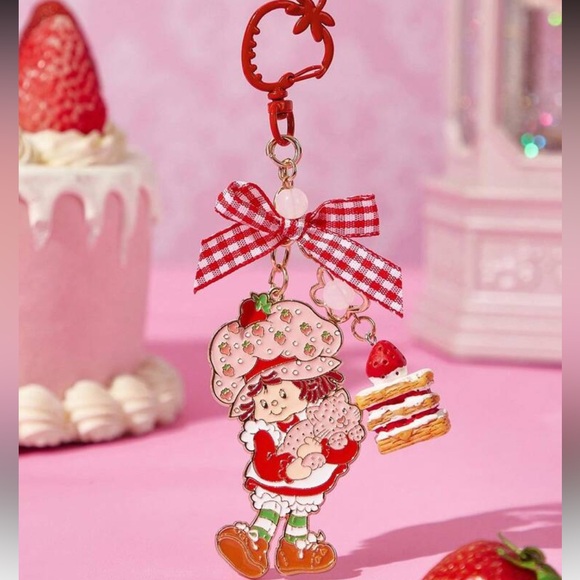 NEW Strawberry Shortcake Keychain - Picture 2 of 2